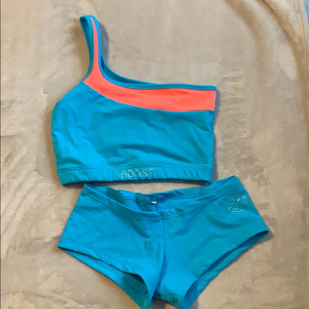 BOOST workout outfit